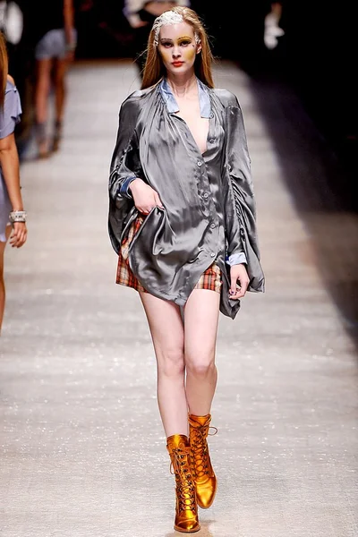 Look 27